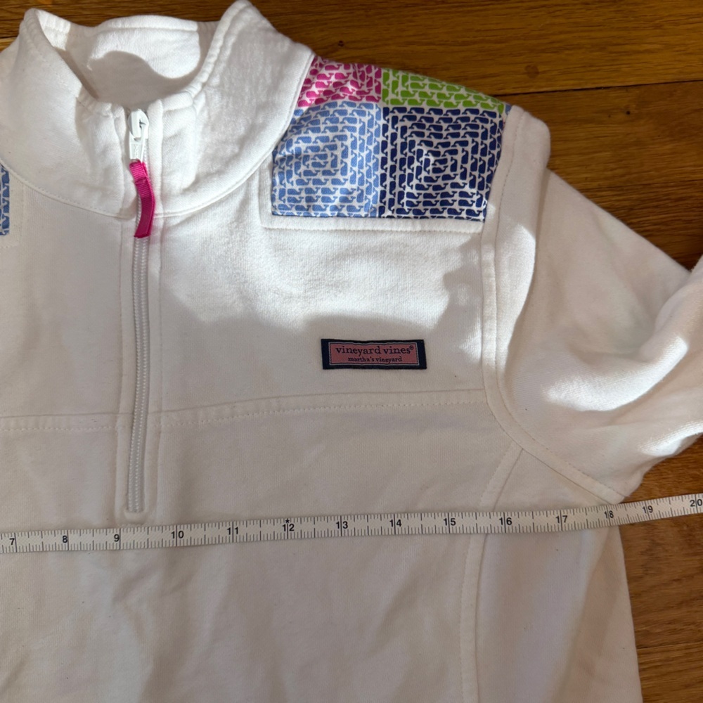 Vineyard Vines 1/4 Zip Pullover White with Colorful Whale Pattern - Size Medium - Picture 2 of 5